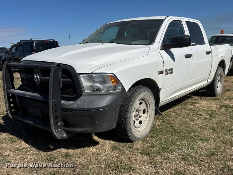 image for item ET1604 2013 RAM 1500 Crew Cab pickup truck