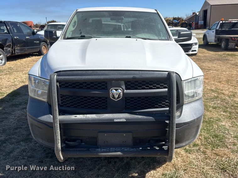 image for item ET1604 2013 RAM 1500 Crew Cab pickup truck