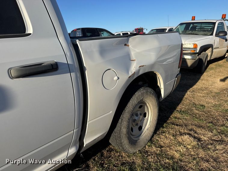 image for item ET1604 2013 RAM 1500 Crew Cab pickup truck