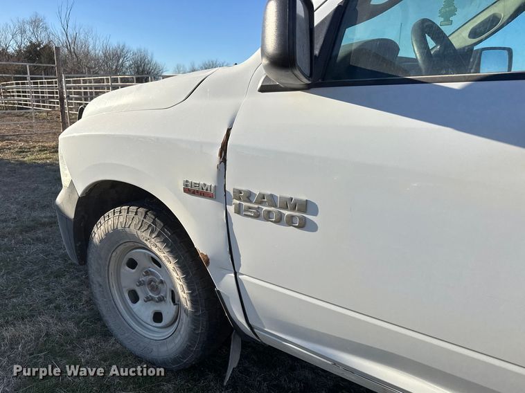 image for item ET1604 2013 RAM 1500 Crew Cab pickup truck