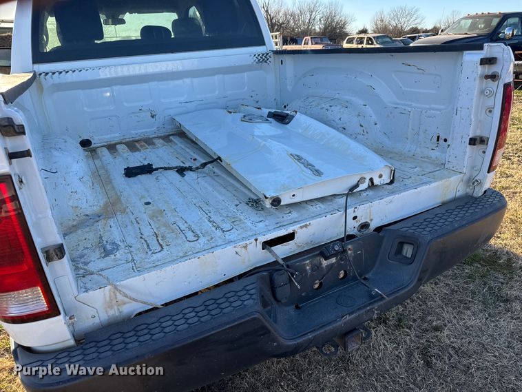 image for item ET1604 2013 RAM 1500 Crew Cab pickup truck