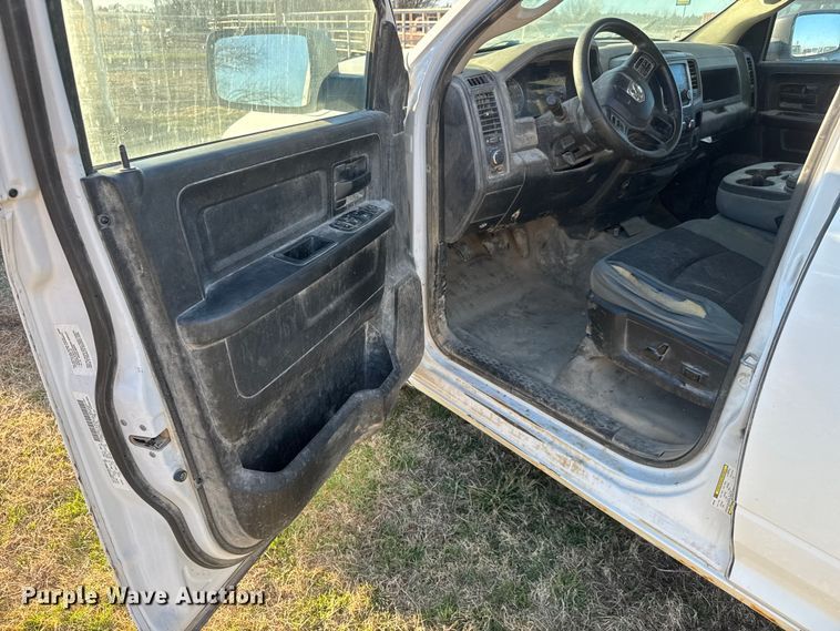 image for item ET1604 2013 RAM 1500 Crew Cab pickup truck