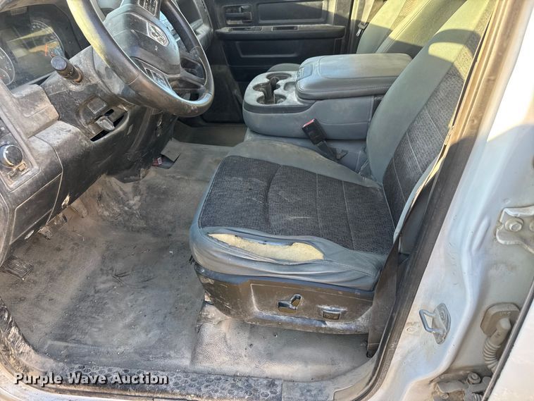 image for item ET1604 2013 RAM 1500 Crew Cab pickup truck