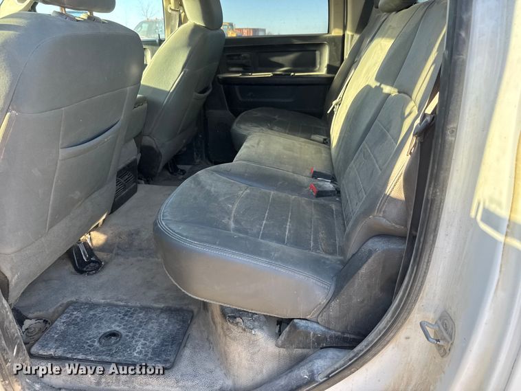 image for item ET1604 2013 RAM 1500 Crew Cab pickup truck