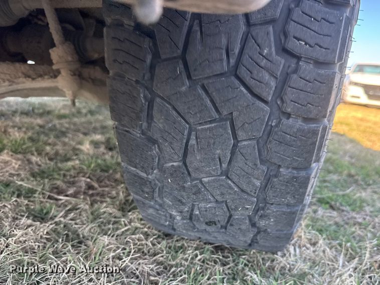 image for item ET1604 2013 RAM 1500 Crew Cab pickup truck