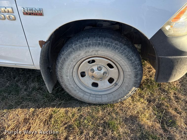 image for item ET1604 2013 RAM 1500 Crew Cab pickup truck