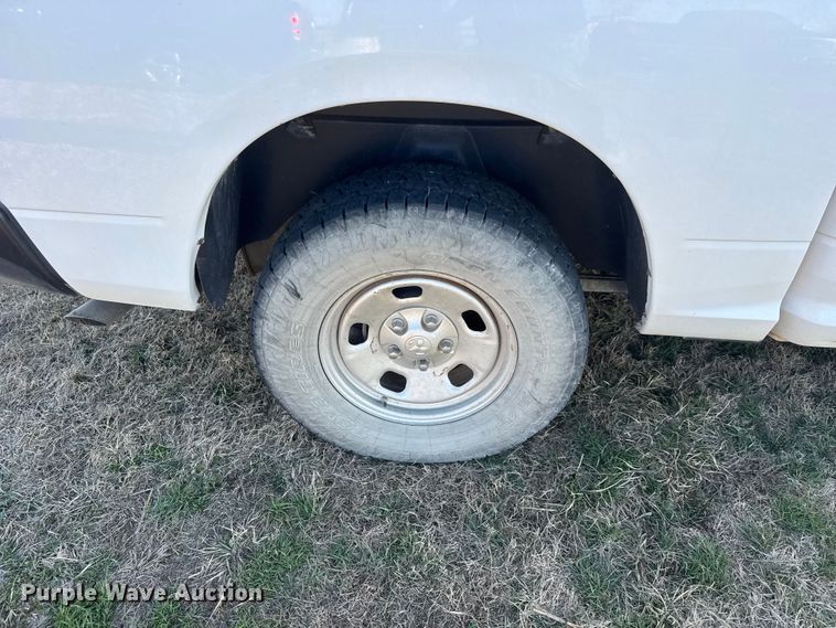 image for item ET1604 2013 RAM 1500 Crew Cab pickup truck