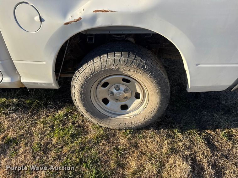 image for item ET1604 2013 RAM 1500 Crew Cab pickup truck