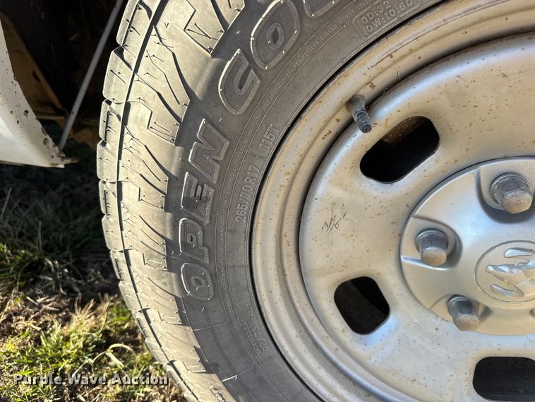 image for item ET1604 2013 RAM 1500 Crew Cab pickup truck