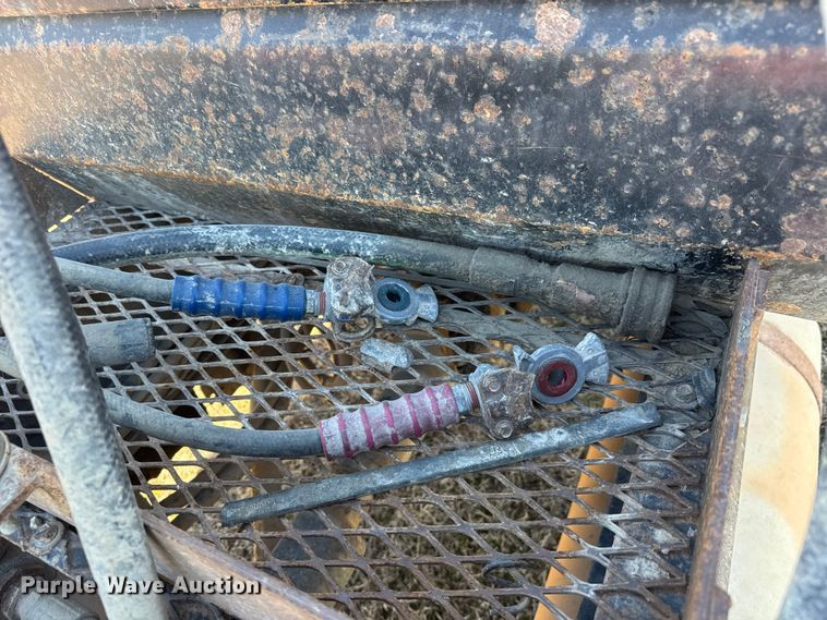 image for item ET1606 1994 GMC WG semi truck