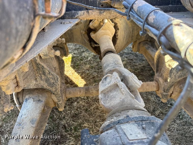 image for item ET1606 1994 GMC WG semi truck