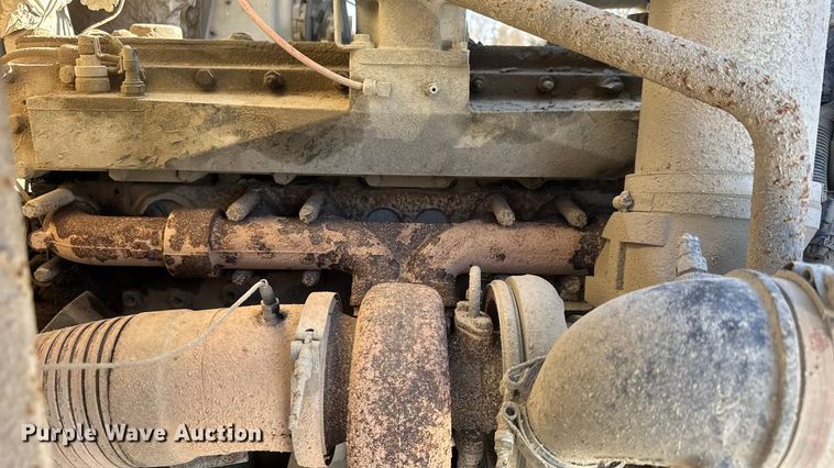 image for item ET1606 1994 GMC WG semi truck