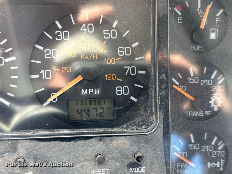 image for item ET1606 1994 GMC WG semi truck