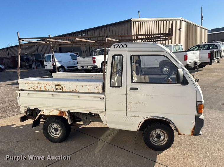 image for item ET1609 1994 Daihatsu HiJet utility vehicle