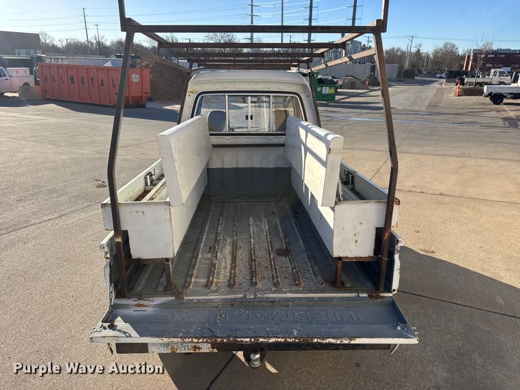 image for item ET1609 1994 Daihatsu HiJet utility vehicle