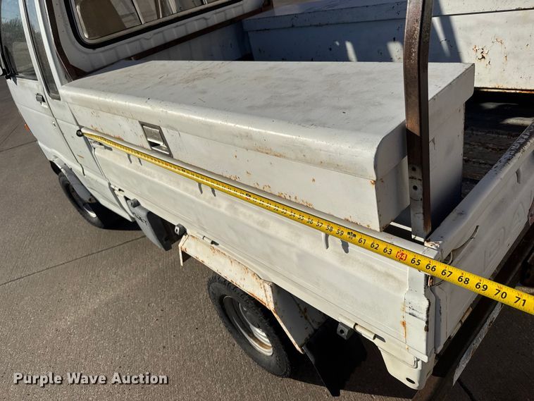 image for item ET1609 1994 Daihatsu HiJet utility vehicle