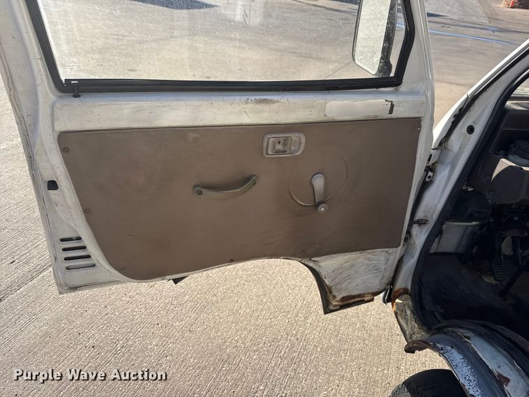 image for item ET1609 1994 Daihatsu HiJet utility vehicle