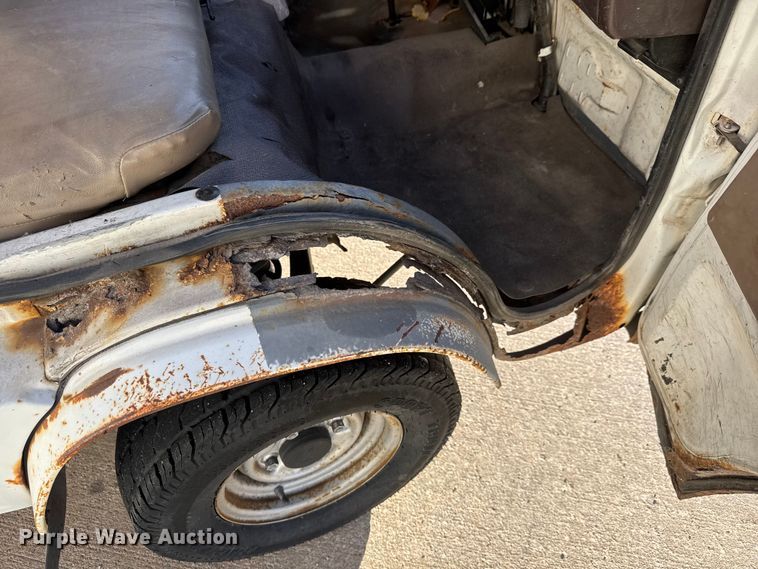 image for item ET1609 1994 Daihatsu HiJet utility vehicle