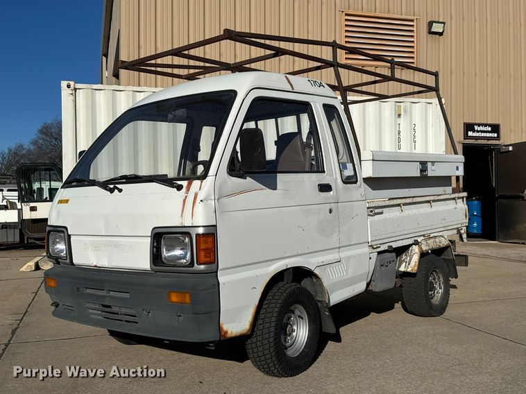 image for item ET1610 1994 Daihatsu HiJet utility vehicle