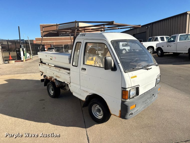 image for item ET1610 1994 Daihatsu HiJet utility vehicle