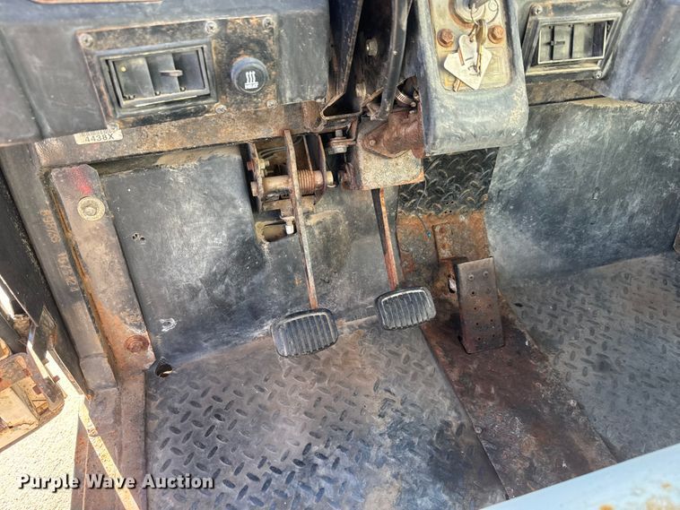 image for item ET1611 Cushman Haulster utility vehicle