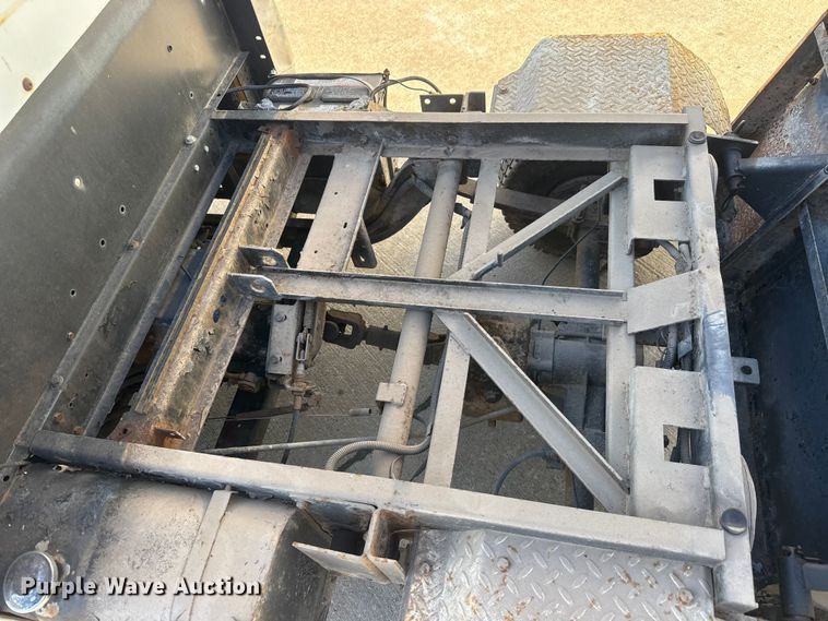 image for item ET1612 2015 Cushman Haulster utility vehicle