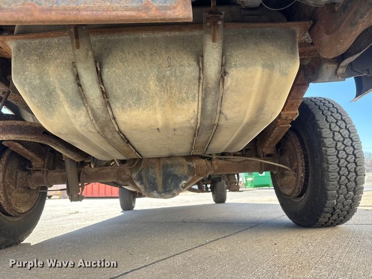 image for item ET1614 1993 Chevrolet G30 van