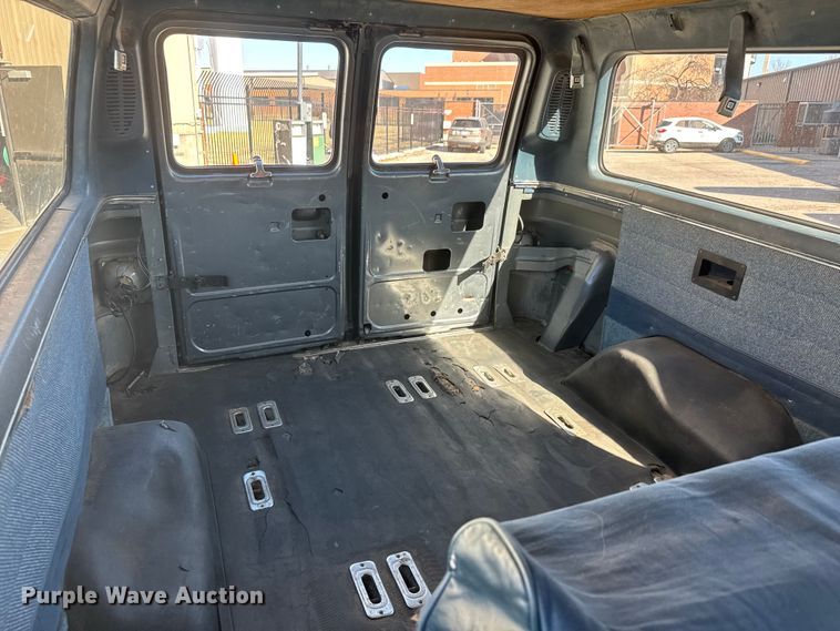 image for item ET1614 1993 Chevrolet G30 van