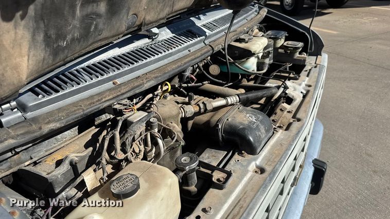 image for item ET1614 1993 Chevrolet G30 van