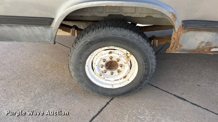 image for item ET1614 1993 Chevrolet G30 van