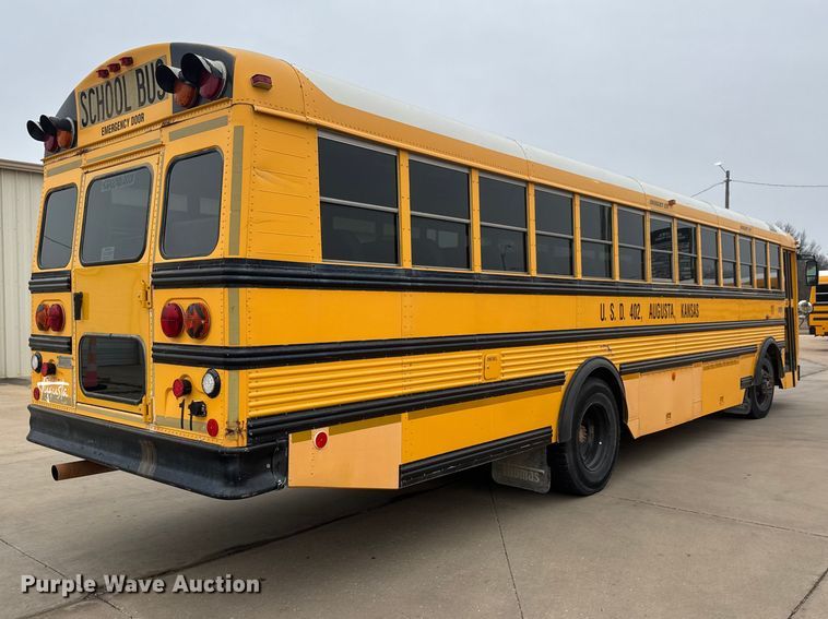 image for item ET1637 2002 Thomas Built Saf-T-Liner school bus