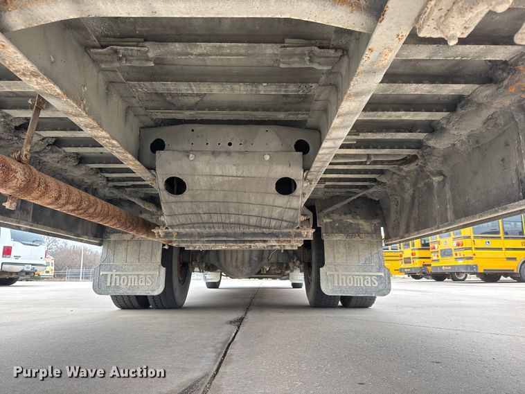 image for item ET1637 2002 Thomas Built Saf-T-Liner school bus