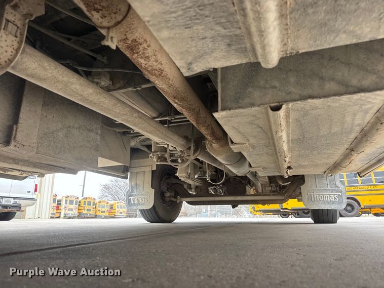 image for item ET1637 2002 Thomas Built Saf-T-Liner school bus