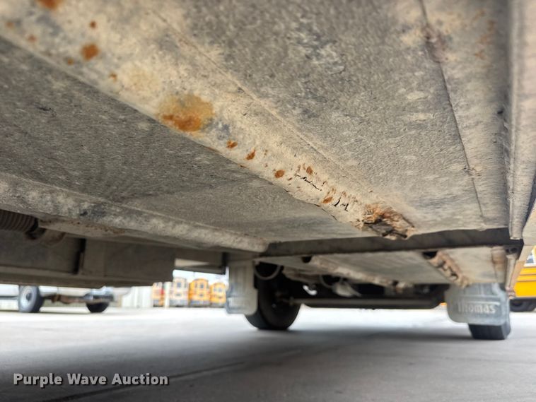 image for item ET1637 2002 Thomas Built Saf-T-Liner school bus