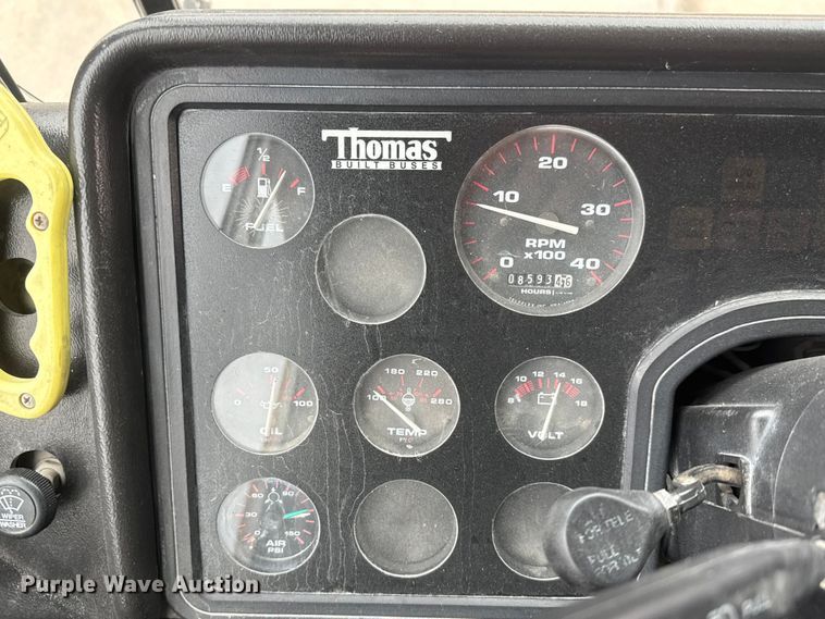 image for item ET1637 2002 Thomas Built Saf-T-Liner school bus