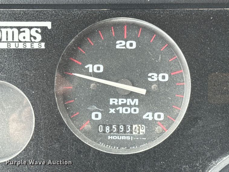 image for item ET1637 2002 Thomas Built Saf-T-Liner school bus