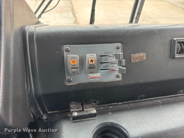 image for item ET1637 2002 Thomas Built Saf-T-Liner school bus