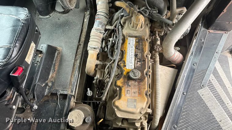 image for item ET1637 2002 Thomas Built Saf-T-Liner school bus