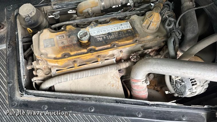 image for item ET1637 2002 Thomas Built Saf-T-Liner school bus