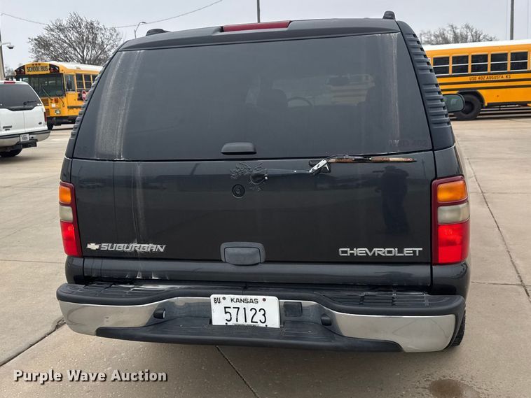 image for item ET1638 2003 Chevrolet Suburban 1500  SUV