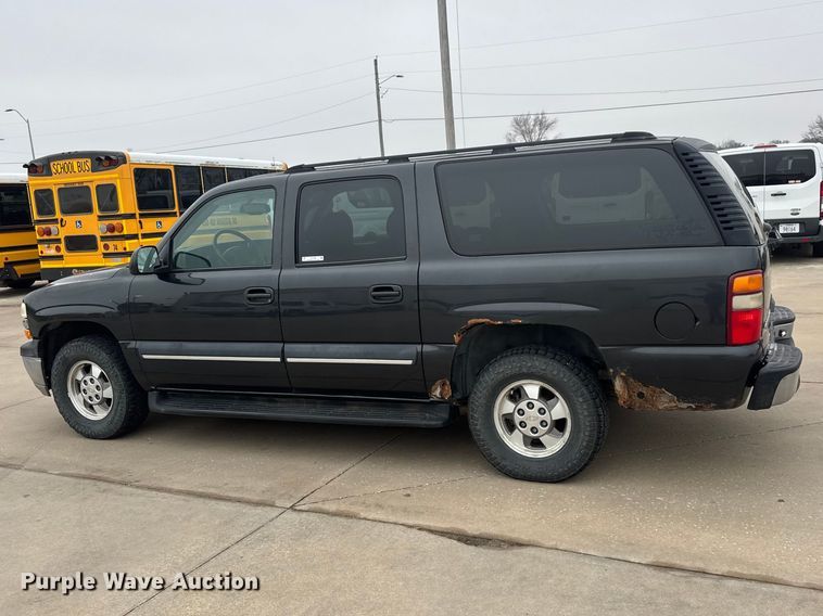 image for item ET1638 2003 Chevrolet Suburban 1500  SUV