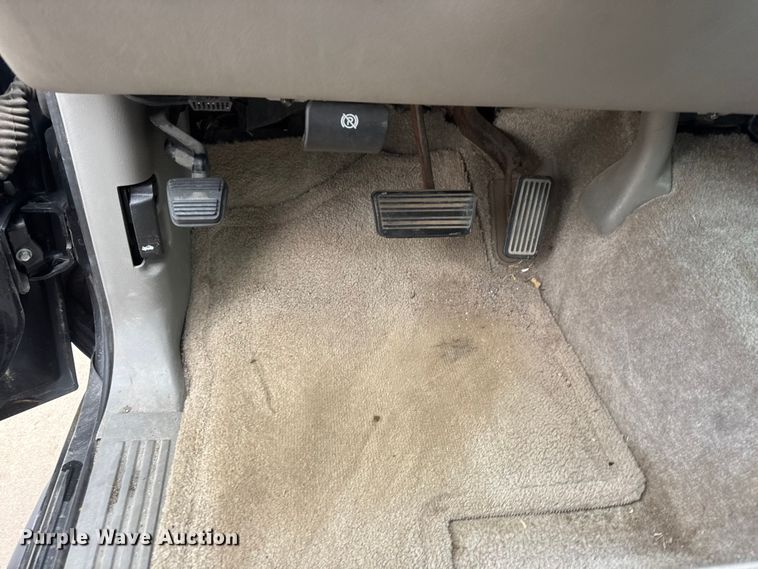 image for item ET1638 2003 Chevrolet Suburban 1500  SUV