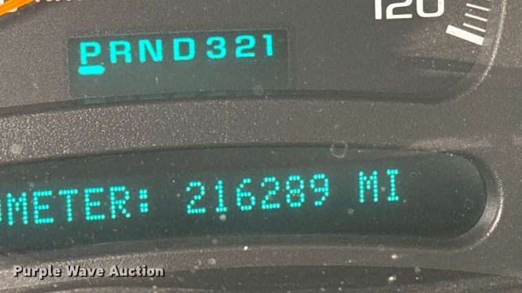 image for item ET1638 2003 Chevrolet Suburban 1500  SUV