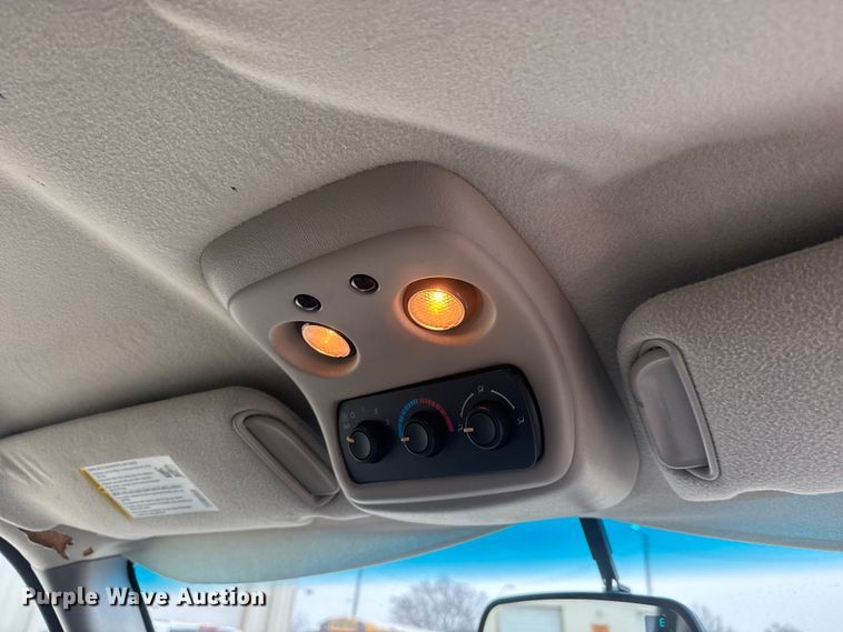 image for item ET1638 2003 Chevrolet Suburban 1500  SUV