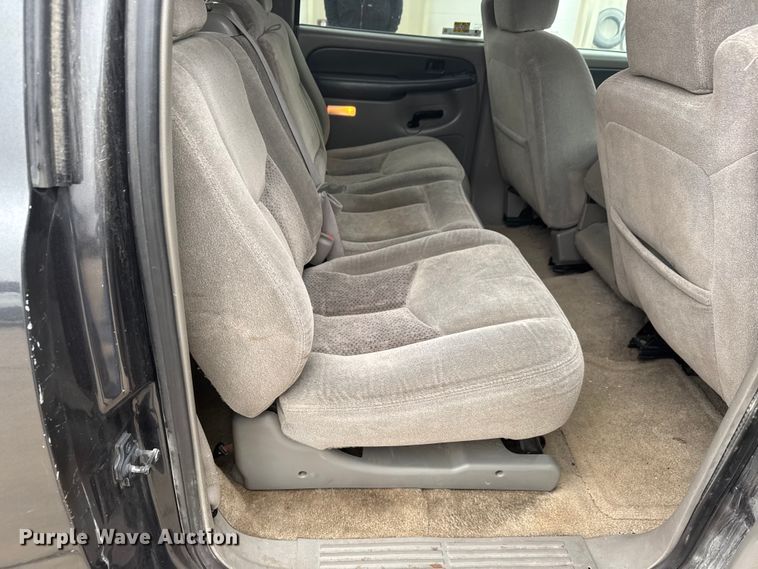 image for item ET1638 2003 Chevrolet Suburban 1500  SUV