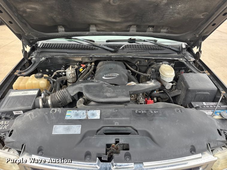 image for item ET1638 2003 Chevrolet Suburban 1500  SUV