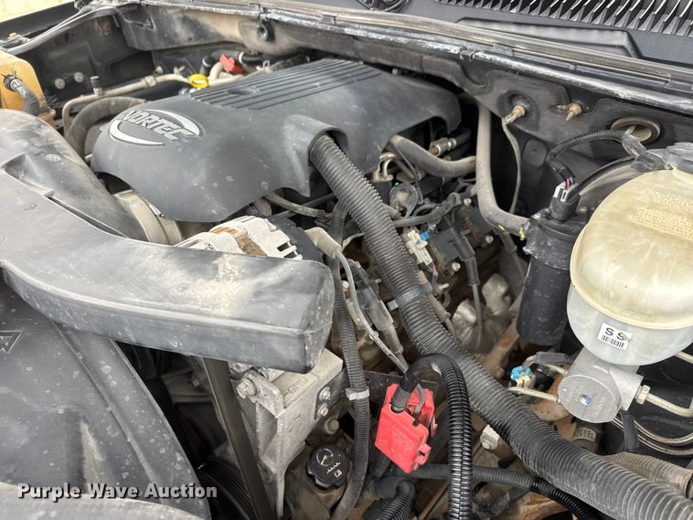 image for item ET1638 2003 Chevrolet Suburban 1500  SUV