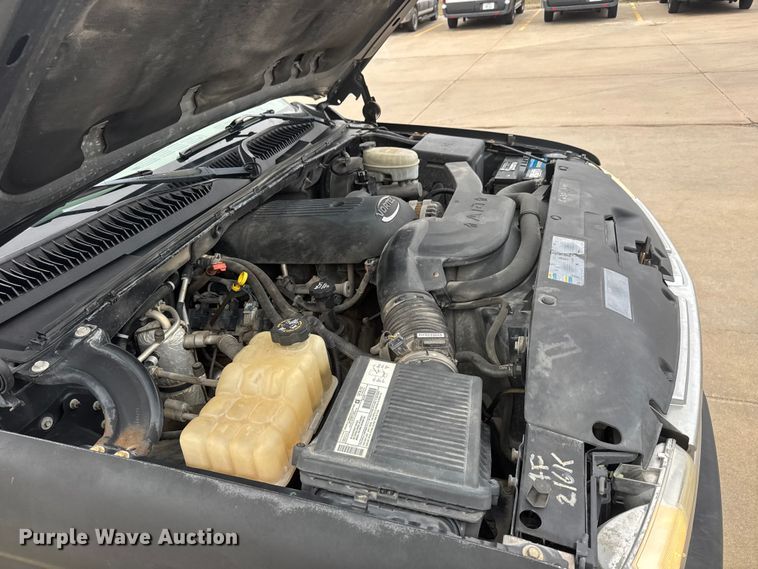 image for item ET1638 2003 Chevrolet Suburban 1500  SUV