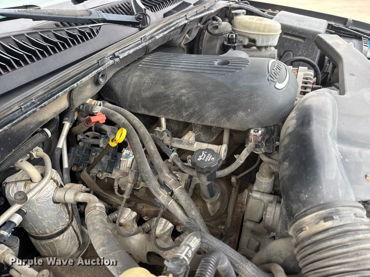 image for item ET1638 2003 Chevrolet Suburban 1500  SUV