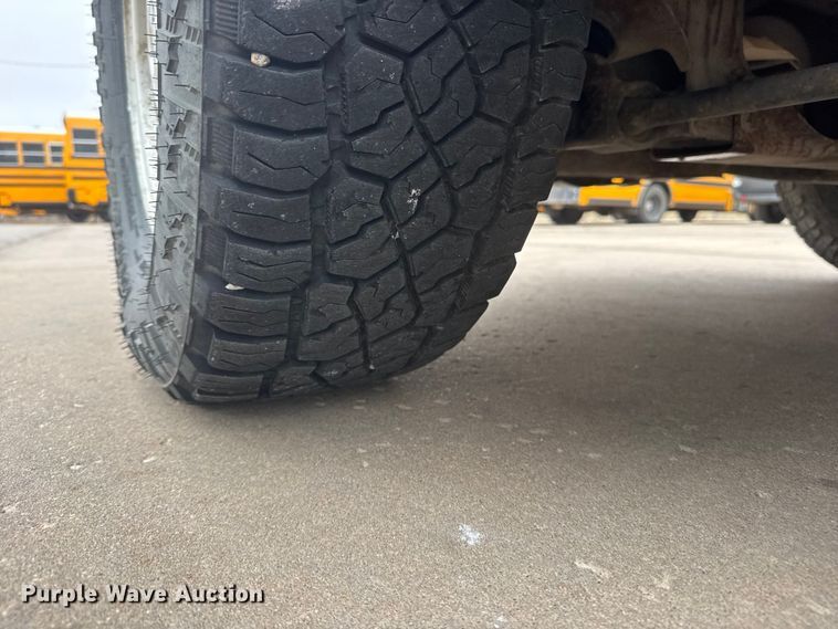 image for item ET1638 2003 Chevrolet Suburban 1500  SUV